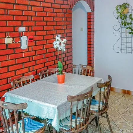 Дом отдыха Three-bedroom Holiday In
